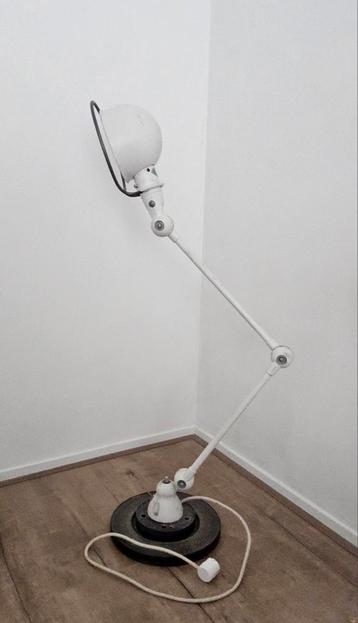 Antieke 2 arms Jielde lamp beschikbaar voor biedingen
