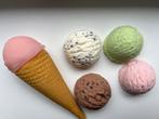 IJs dummy 1 vaste en 4 losse bollen extra  (namaak), Ophalen of Verzenden, Zo goed als nieuw