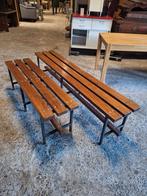 2 mooie vintage teakhouten banken metalen onderstel bank, Ophalen, Gebruikt, Metaal