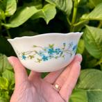 Arcopal Veronica schaaltjes melkglas opaline glazen kommetje, Gebruikt, Ophalen of Verzenden, Overige stijlen, Glas