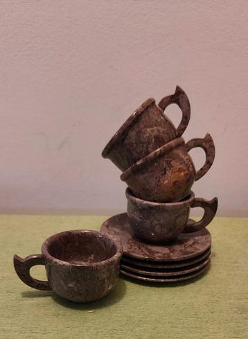 Marmeren hardsteen kop en schotels 4 STUKS  beschikbaar voor biedingen