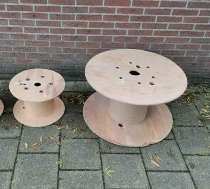 Haspel,Tuin,Hout,rond,Kabelhaspels,Kabelrol,Tafeltje,kabels, Tuin en Terras, Tuintafels, Zo goed als nieuw, Rond, Hout, Ophalen of Verzenden