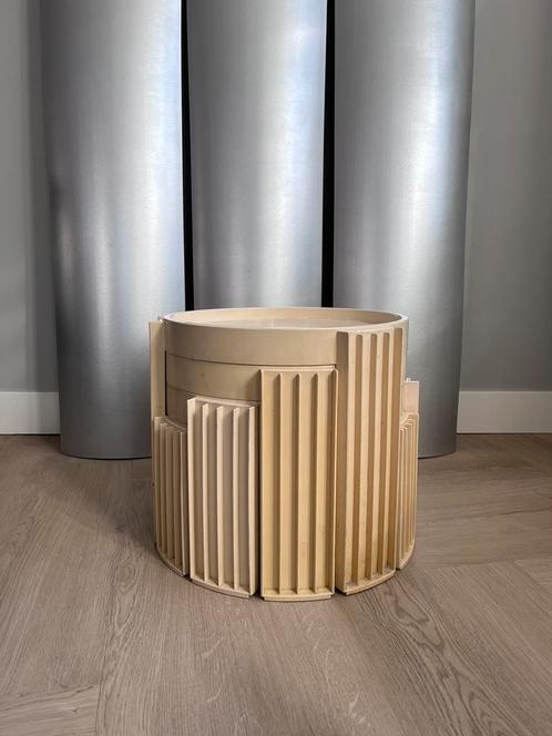 Cassina Marema nesting tables - Vico Magistretti, Huis en Inrichting, Tafels | Bijzettafels, Zo goed als nieuw, Rond, Minder dan 45 cm