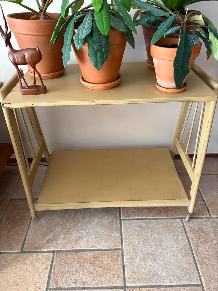 Vintage Sidetable op Wieltjes, Huis en Inrichting, Tafels | Sidetables, Gebruikt, 25 tot 50 cm, 50 tot 100 cm, Rechthoekig, Metaal