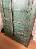 Kleding  kast turquoise kleur, Met hangruimte, Sierlijke massief houten kast, Zo goed als nieuw, 150 tot 200 cm