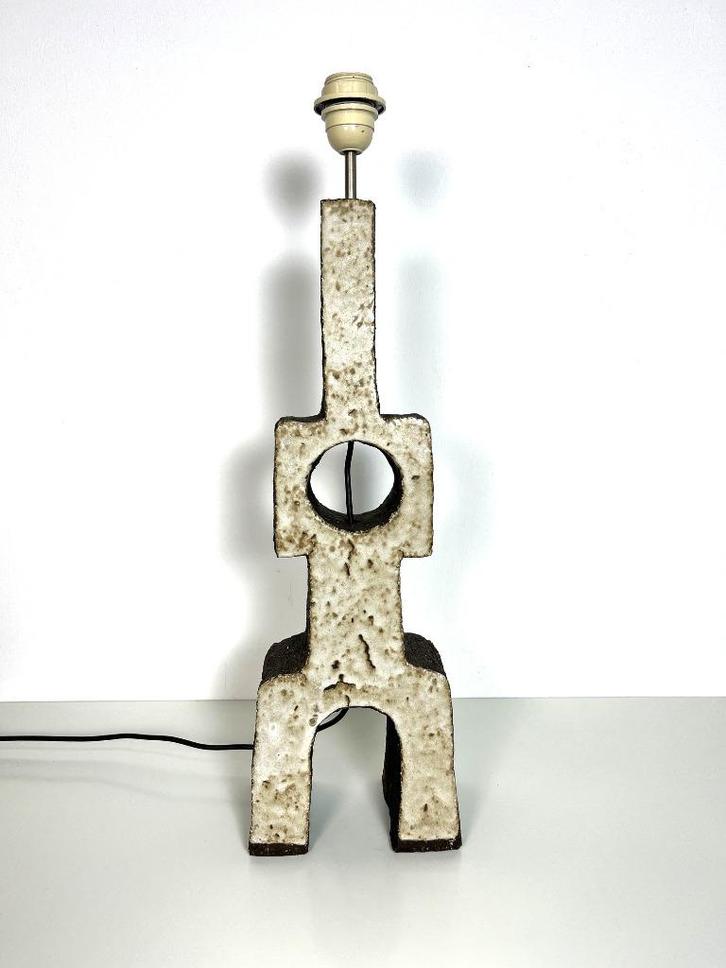 Franse brutalist keramieke/chamotte  lamp jaren 60, Huis en Inrichting, Lampen | Tafellampen, Minder dan 50 cm, Ophalen of Verzenden