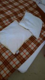2 kinderkussens. Gratis, Ophalen, Wit, Jongetje of Meisje, Dekbedovertrek