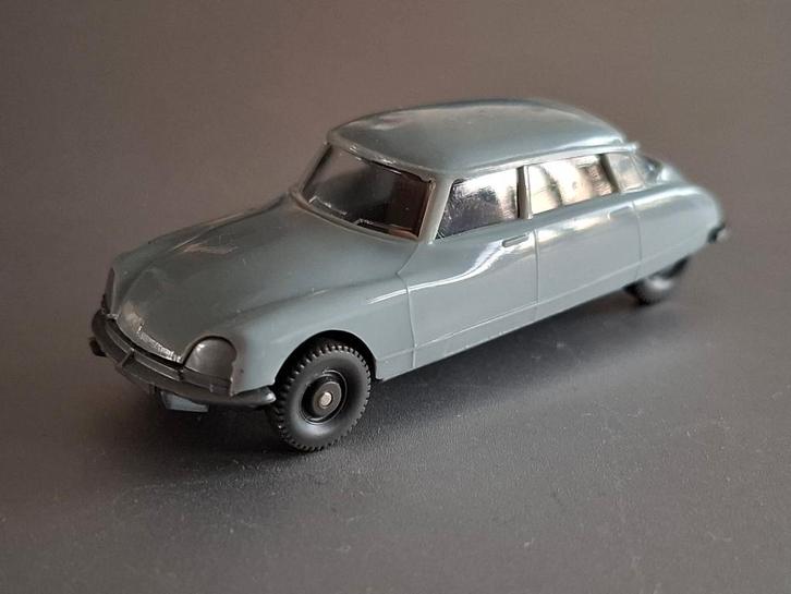 1:87 Citroën DS snoek Wiking € 7,5, Hobby en Vrije tijd, Modelauto's | 1:87, Zo goed als nieuw, Auto, Wiking, Verzenden