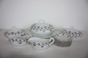 Dinerserviesje voor kinderen beschikbaar voor biedingen