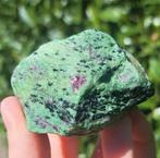 Robijn in Zoisiet edelsteen mineralen verzameling edelstenen, Ophalen of Verzenden