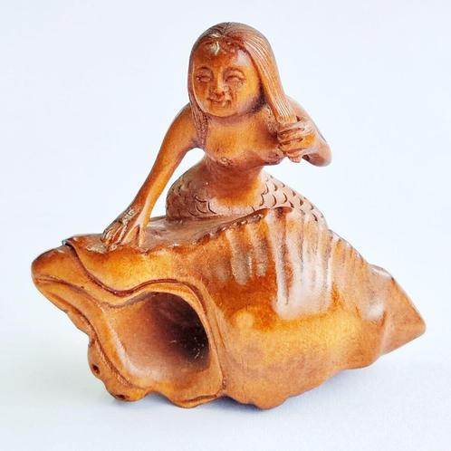 Erotische Boxwood Netsuke - zeemeermin met schelp -Japan, Antiek en Kunst, Kunst | Niet-Westerse kunst, Ophalen of Verzenden