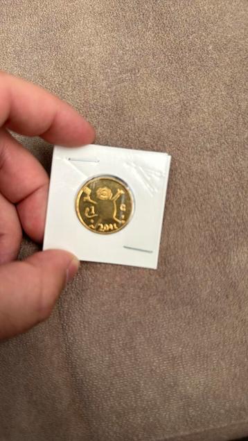 Gulden 2001 goud kleur beschikbaar voor biedingen