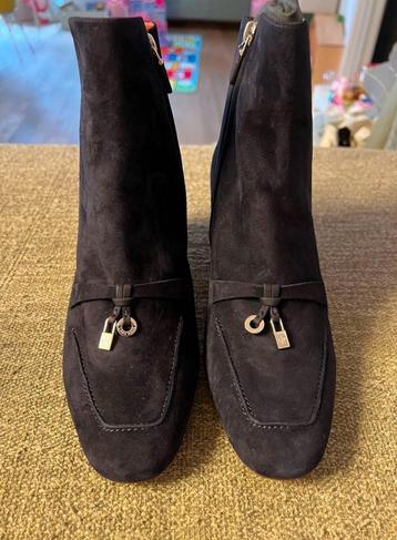 Loro Piana Charms Ankle Boots beschikbaar voor biedingen