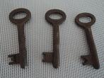 Drie oude geroeste sleutels, Ophalen of Verzenden