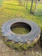 Tractor banden voor in een geitenweide of als zandbak, Ophalen, Gebruikt