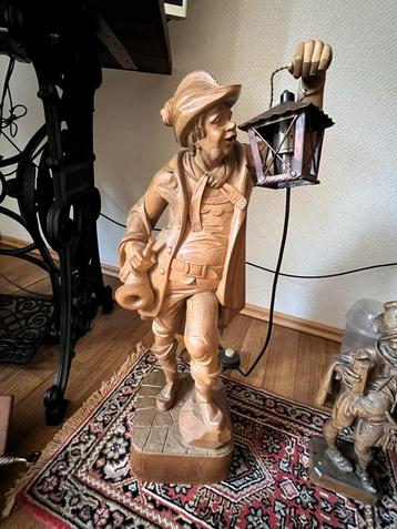 Houten Figuren - Handgesneden Beelden beschikbaar voor biedingen