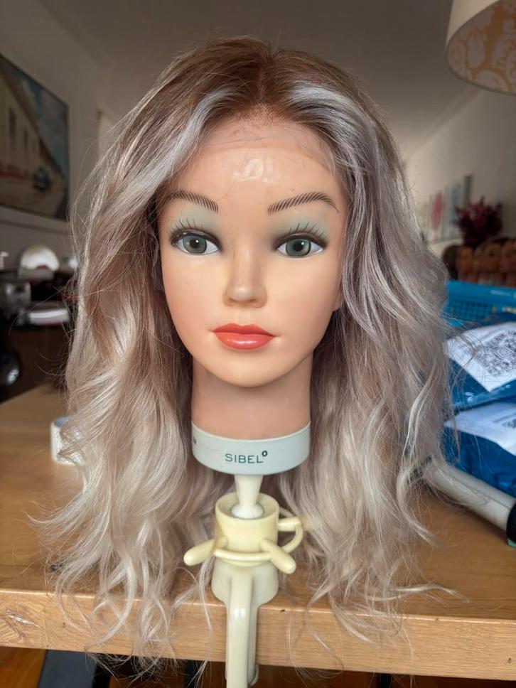 Haarwerk blond/warmbruine uitgroei, nieuw, remy human hair, Sieraden, Tassen en Uiterlijk, Uiterlijk | Haarverzorging, Nieuw, Pruik of Haarverlenging