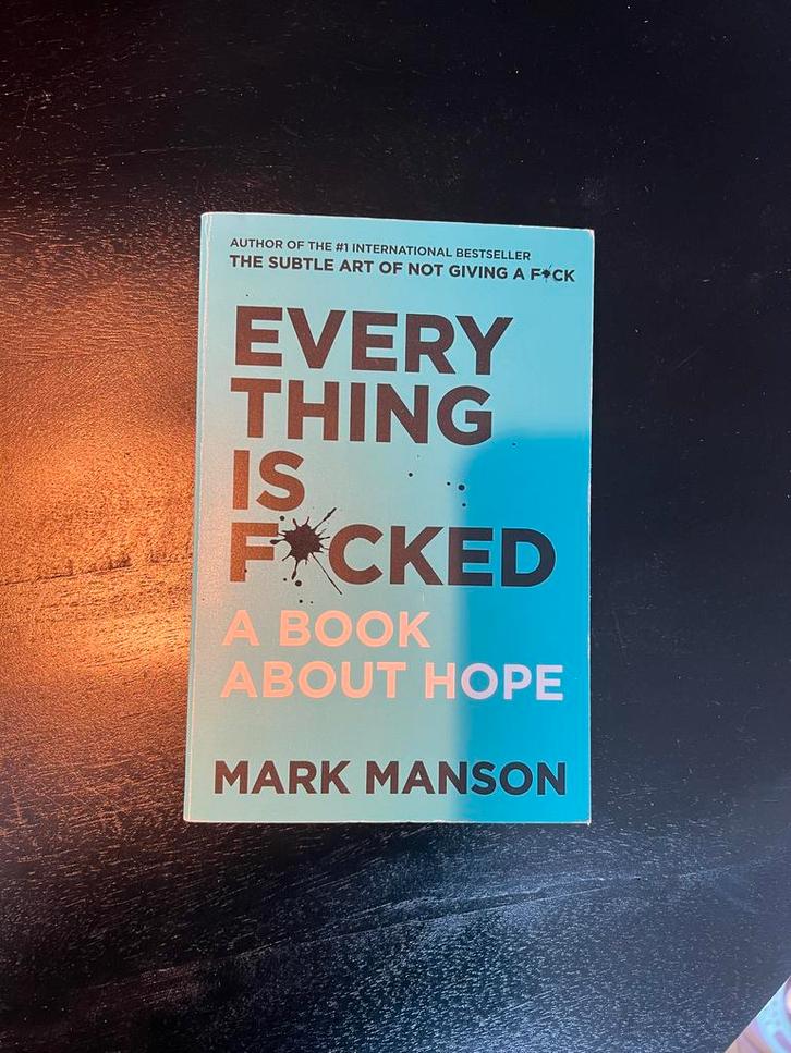 Everything is f*cked - Mark Manson, Boeken, Psychologie, Zo goed als nieuw, Overige onderwerpen, Ophalen of Verzenden