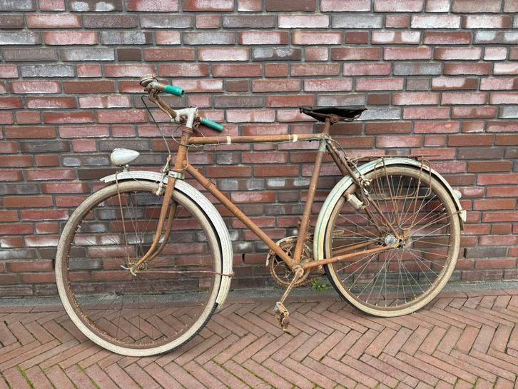 Antieke Franse fiets uit de Charente streek, Fietsen en Brommers, Fietsen | Oldtimers, Ophalen