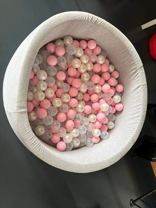 Ballenbak met ongeveer 200 ballen, Kinderen en Baby's, Speelgoed | Overig, Zo goed als nieuw, Meisje, Ophalen