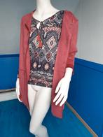 jasje kleur steenrood suede look, blouse antraciet zgan, Maat 38/40 (M), Ophalen of Verzenden, Zo goed als nieuw, Rood