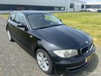 BMW 118i Business Line / APK / NAP / Airco / Cruise / 6-Bak, 1-Serie, 65 €/maand, Achterwielaandrijving, 4 stoelen