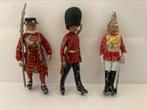 Vintage Britains soldaten 3x: London Beefeater, Palace Guard, Antiek en Kunst, Antiek | Speelgoed, Ophalen of Verzenden