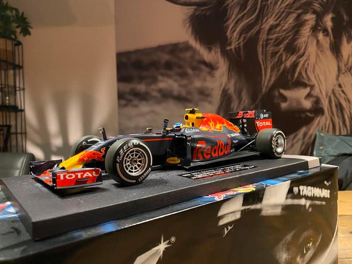 Uniek ! Max Verstappen RB12 eerste F1 winst Spanje 2016 !, Verzamelen, Automerken, Motoren en Formule 1, Zo goed als nieuw, Formule 1