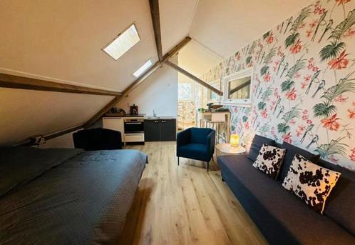 Vakantiehuis appartement studio op verdieping te huur 35m2, Huizen en Kamers, Kamers te huur