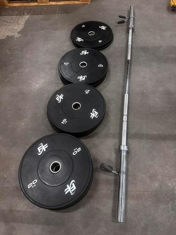 100kg Bumperpaltes + Barbell 220cm ( Showroom model ) beschikbaar voor biedingen