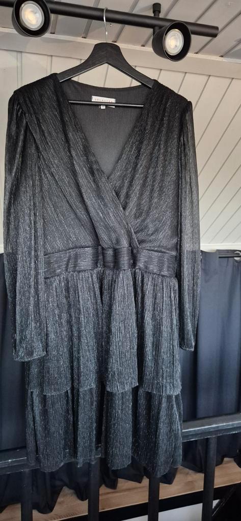 LOLA LIZA Zwarte Glitter Jurk - Maat 48, Kleding | Dames, Jurken, Zo goed als nieuw, Maat 46/48 (XL) of groter, Zwart, Boven de knie