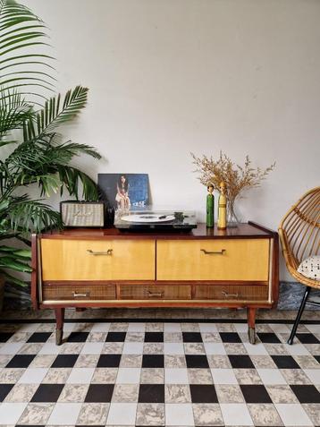Vintage sixties dressoir | platenspeler meubel | kast beschikbaar voor biedingen