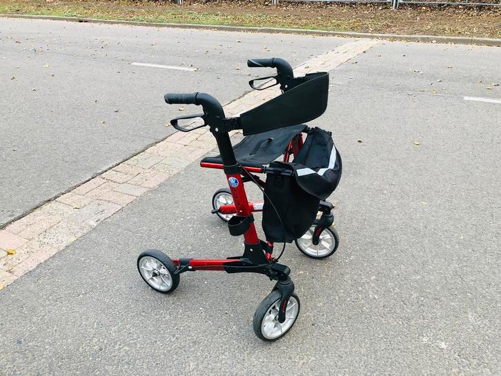 Vrij nieuwe opvouwbare inklapbare lichtgewicht rollator, Diversen, Rollators, Zo goed als nieuw, Opvouwbaar, Ophalen of Verzenden