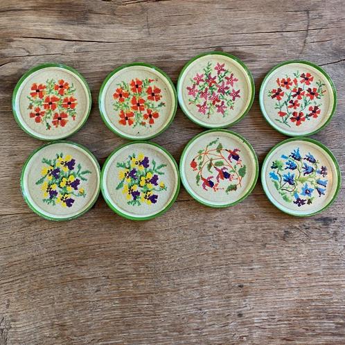 Vintage onderzetters met bloemen, 8 stuks, Huis en Inrichting, Woonaccessoires | Onderzetters, Gebruikt, Glas of Kopje, Verzenden