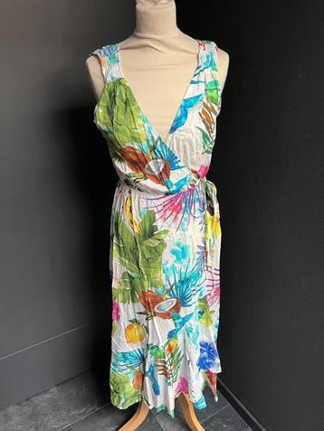 Mooie wit gekleurde dames jurk van DESIGUAL maat 38 beschikbaar voor biedingen