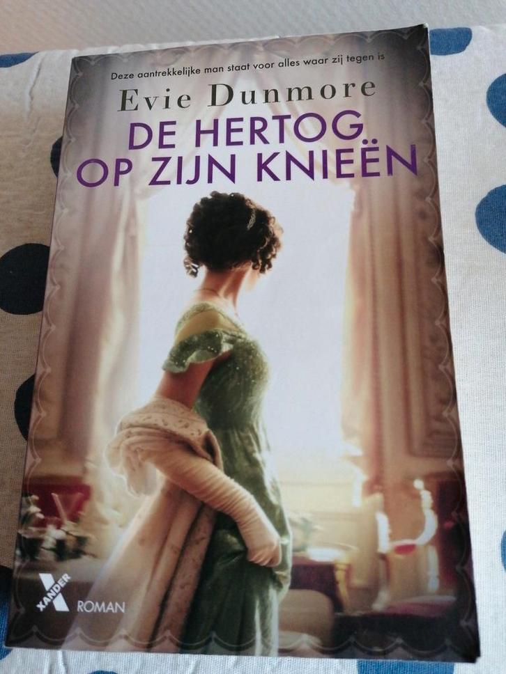Evie Dunmore - De hertog op zijn knieën, Boeken, Historische romans, Gelezen, Ophalen of Verzenden