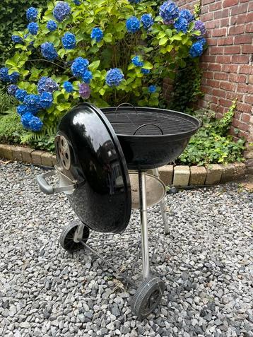Zwarte Weber bbq beschikbaar voor biedingen