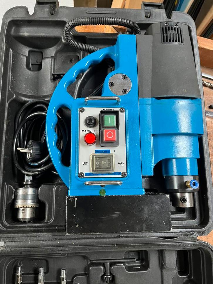 Magneet boormachine, Doe-het-zelf en Verbouw, Gereedschap | Boormachines, Zo goed als nieuw, Boormachine, Ophalen of Verzenden