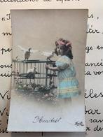 Amitié - meisje met duiven (HH), Ophalen of Verzenden, Voor 1920, Gelopen, Kinderen