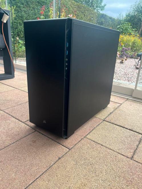 Corsair Carbide Gaming Pc Case incl. Voeding, Computers en Software, Computerbehuizingen, Zo goed als nieuw, Ophalen