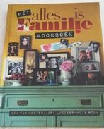 Het alles is familie kookboek, Ophalen of Verzenden, Zo goed als nieuw