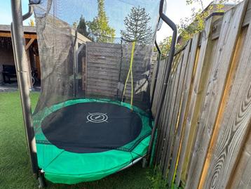 Trampoline beschikbaar voor biedingen