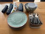 Compleet Servies - Borden, Kommen, Bekers & Bestek, Caravans en Kamperen, Camper-accessoires, Ophalen of Verzenden, Zo goed als nieuw