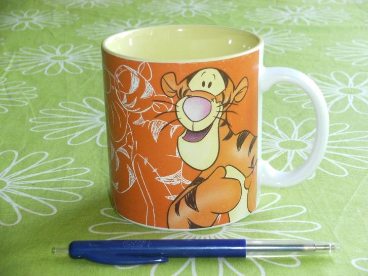 Franse Teigetje mok Disneyland Parijs, Verzamelen, Disney, Zo goed als nieuw, Servies, Winnie de Poeh of vrienden, Ophalen of Verzenden