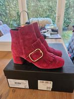 Escada Laarzen - Prachtige Rode Suède, Lage of Enkellaarzen, Escada, Ophalen of Verzenden, Zo goed als nieuw