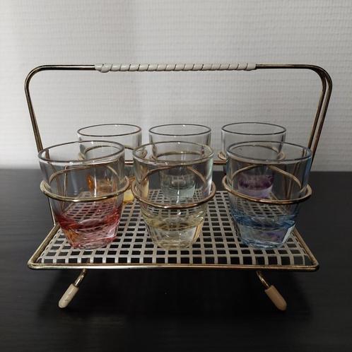 Vintage borrelglaasjes in rekje, Verzamelen, Glas en Borrelglaasjes, Gebruikt, Borrel- of Shotglas, Ophalen