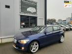 BMW 1-Serie 120d xDrive Executive clima cruise navi leer, Auto's, Euro 5, 4 cilinders, Blauw, Leder en Stof