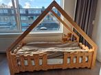 Peuterbed met huisjes design, Kinderen en Baby's, Kinderkamer | Bedden, Ophalen, 70 tot 85 cm, Zo goed als nieuw, Matras
