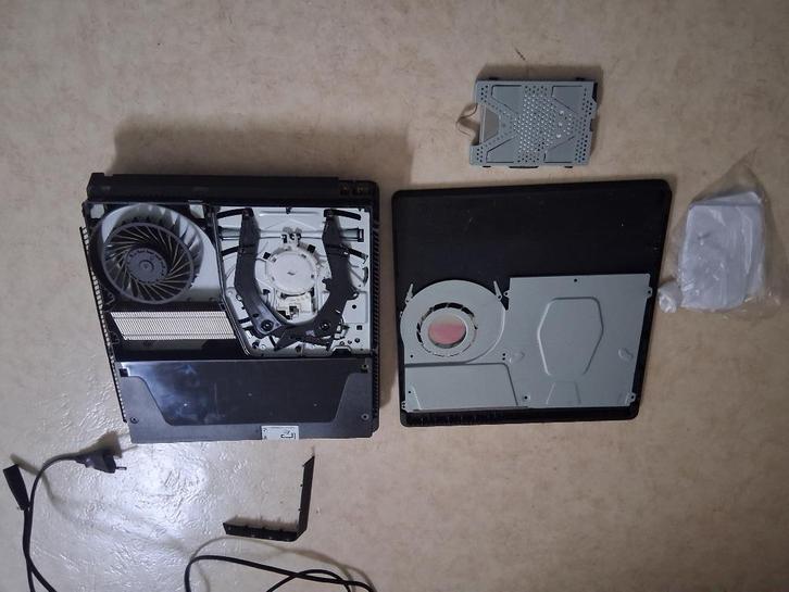 Defecte PS4, voor onderdelen, Spelcomputers en Games, Spelcomputers | Sony PlayStation 4, Niet werkend, Original, Zonder controller