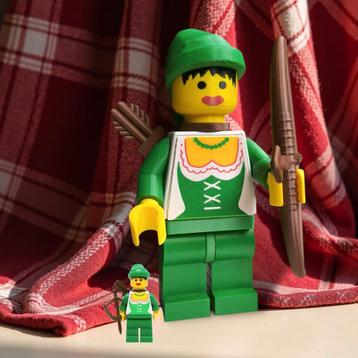 👷🏻‍♂️ Mega maxi figure van een vintage female forestmen beschikbaar voor biedingen